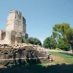 Le Petit Colbert Yourhosthelper Nîmes